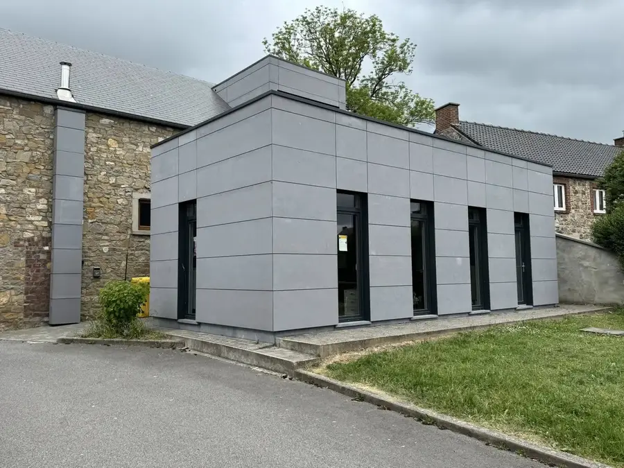Bardages en panneaux fibre-ciment/HPL